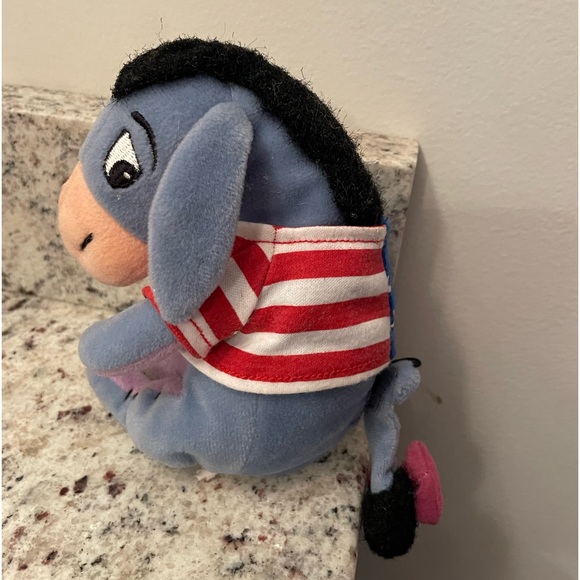 Vintage Winnie the Pooh eyore plush - Picture 2 of 7